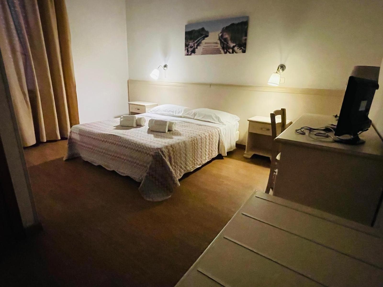 Hotel Ariston Piombino Kültér fotó