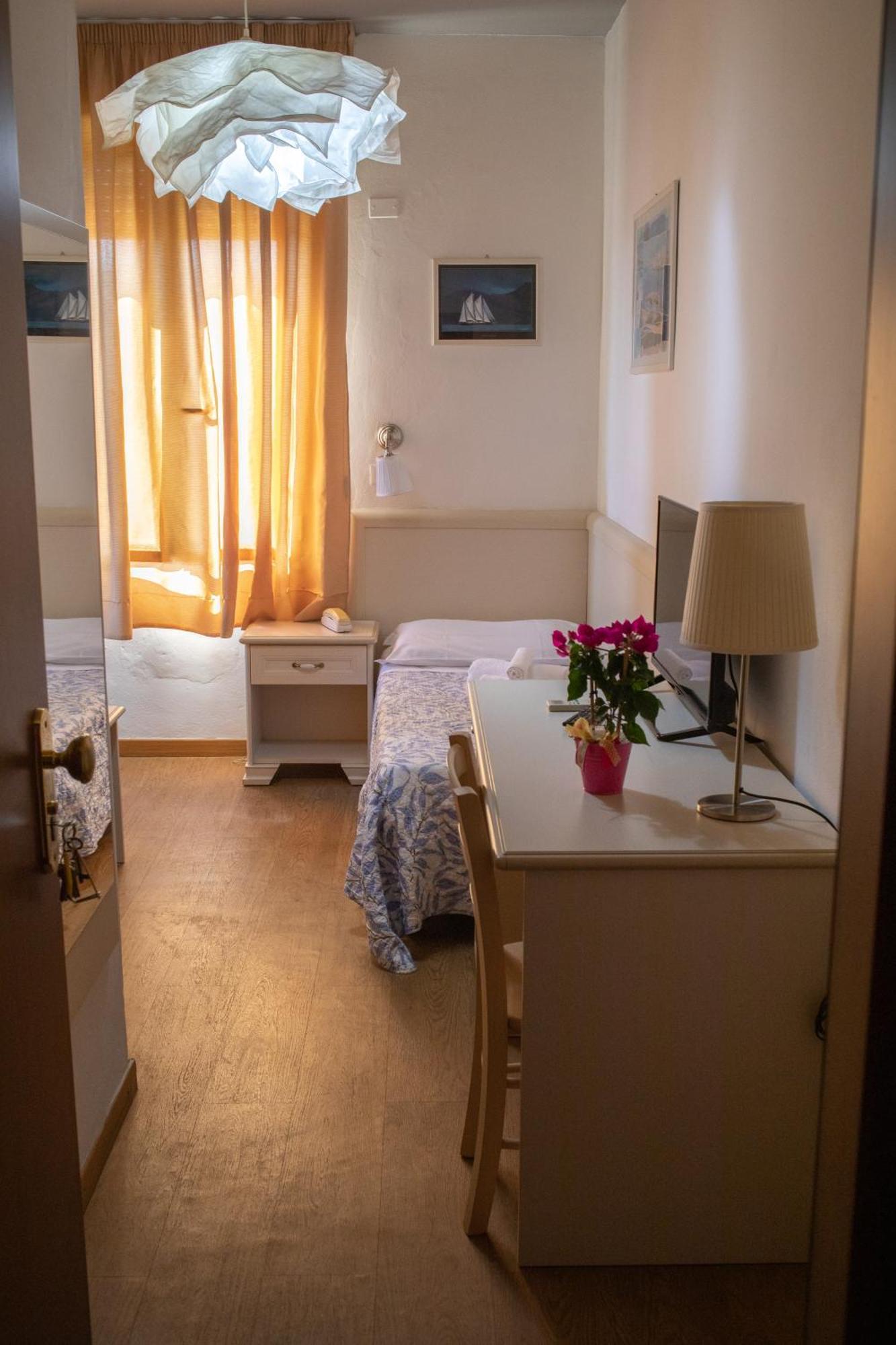 Hotel Ariston Piombino Kültér fotó
