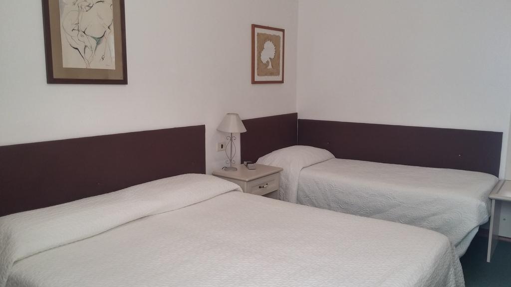 Hotel Ariston Piombino Kültér fotó
