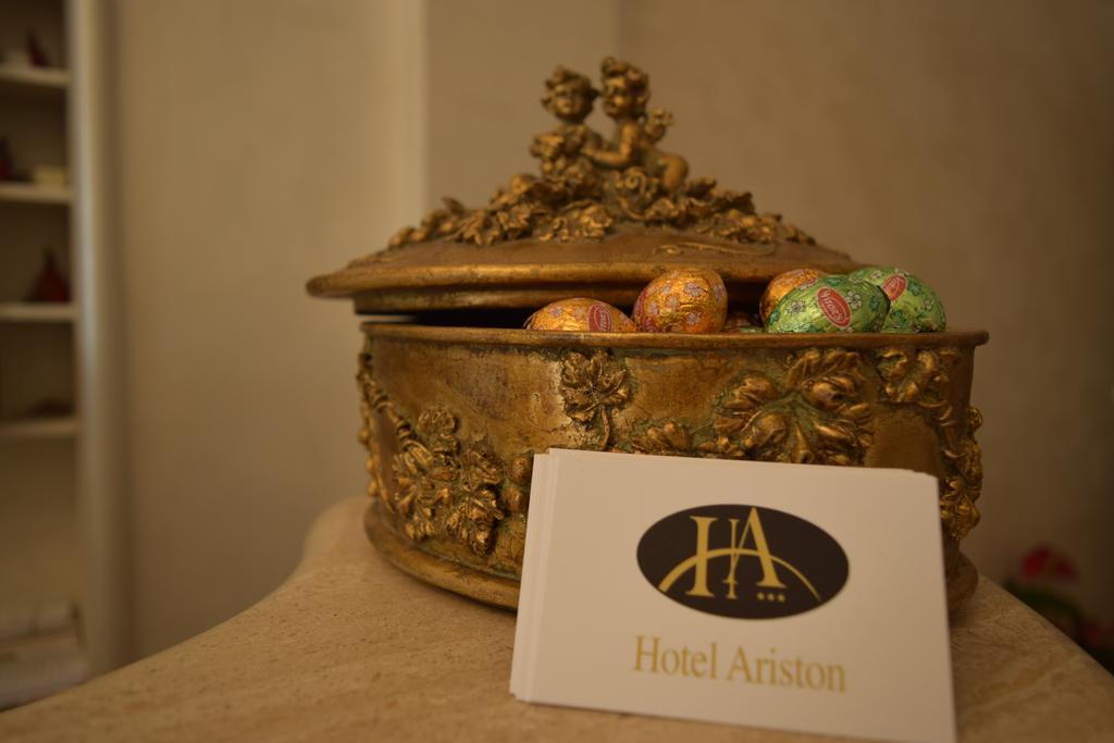 Hotel Ariston Piombino Kültér fotó
