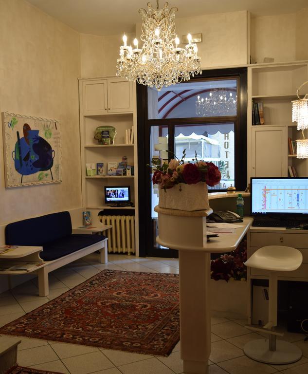 Hotel Ariston Piombino Kültér fotó