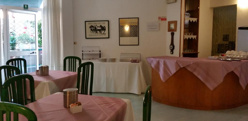Hotel Ariston Piombino Kültér fotó